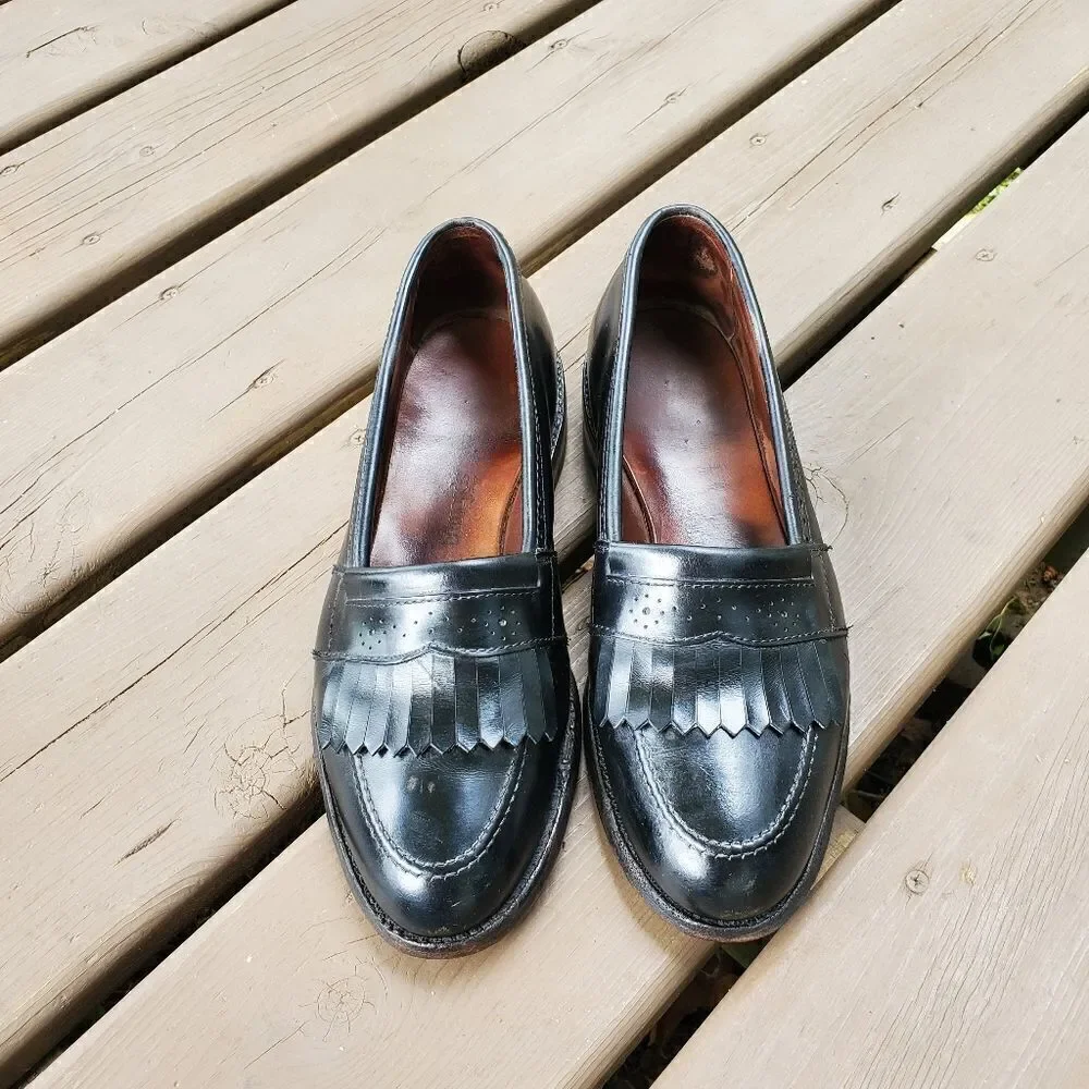 Vintage 80s Retro Preppy Acadamia Black Leather Kiltie Fringe Brogue Loafers 8.5